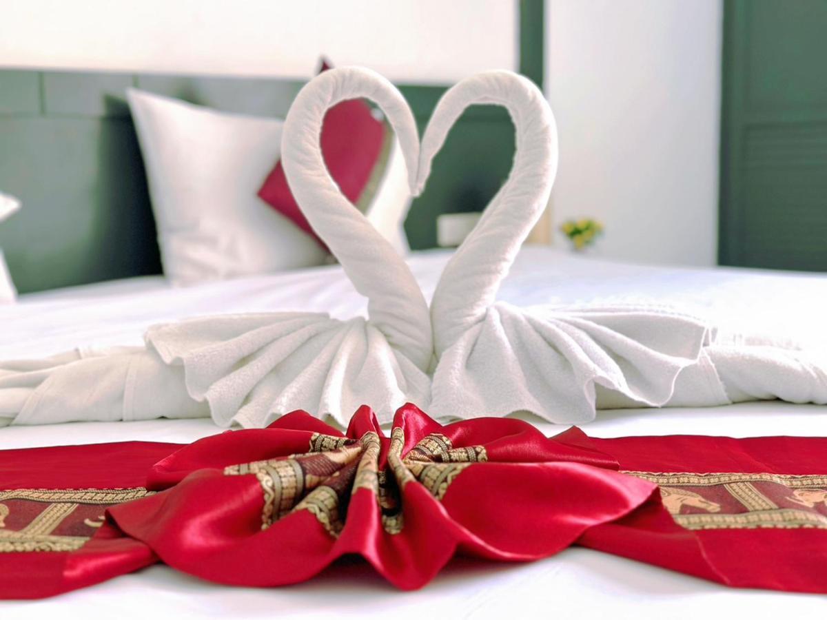 Hotel Baya Phuket Patong Bagian luar foto