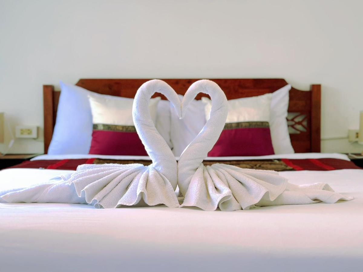 Hotel Baya Phuket Patong Bagian luar foto