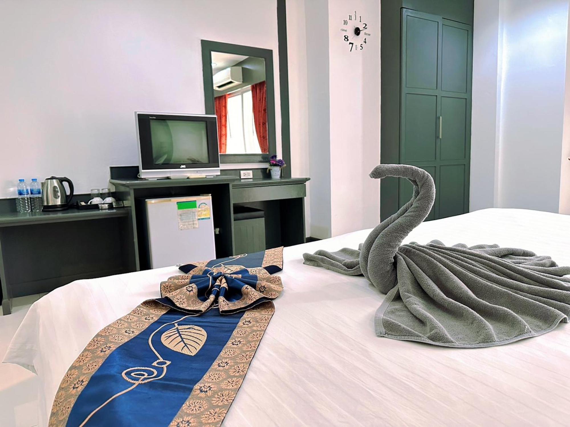 Hotel Baya Phuket Patong Ruang foto