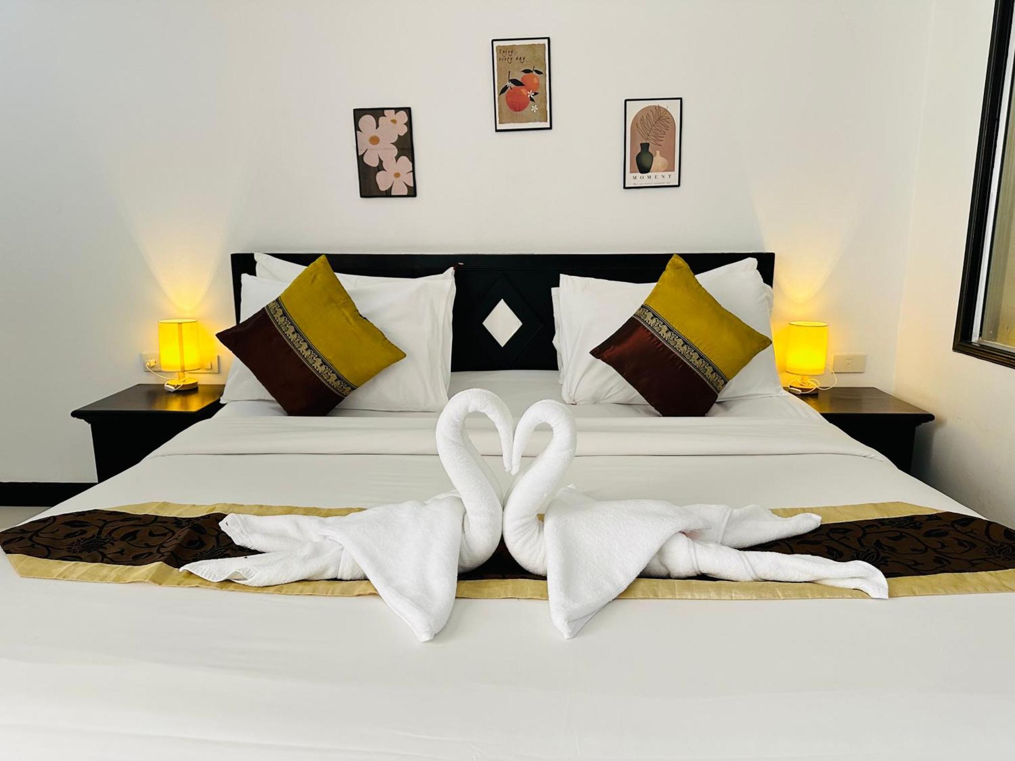 Hotel Baya Phuket Patong Bagian luar foto