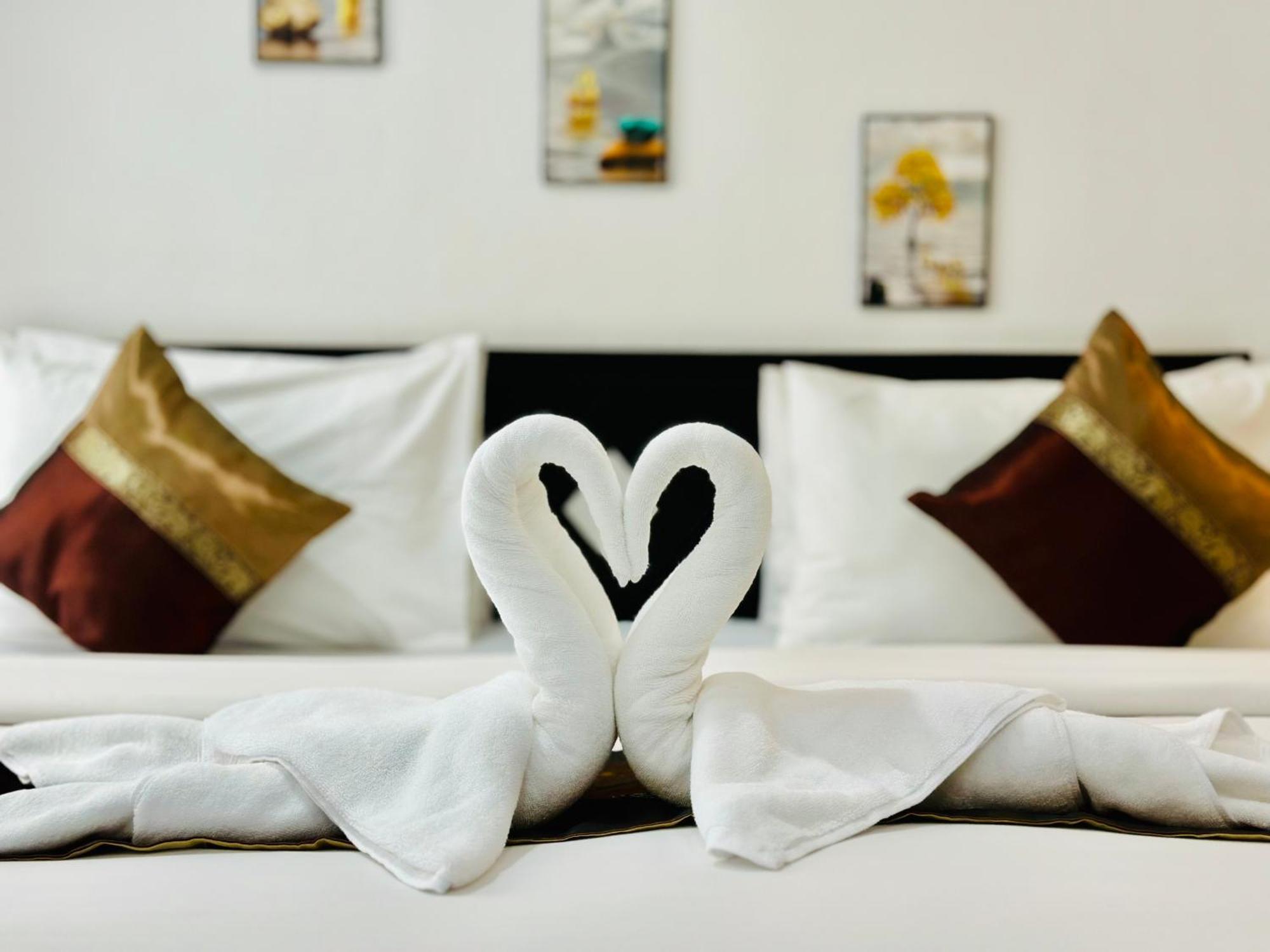 Hotel Baya Phuket Patong Bagian luar foto