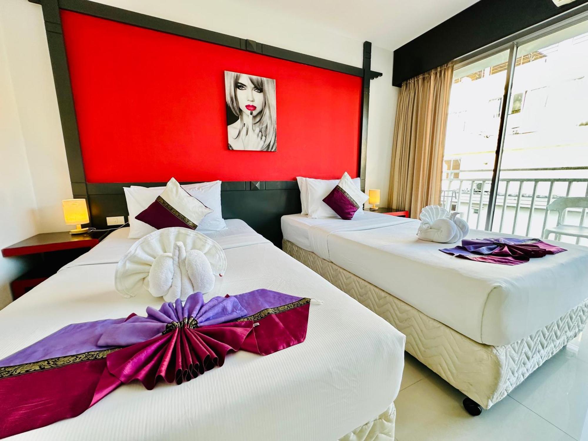 Hotel Baya Phuket Patong Bagian luar foto